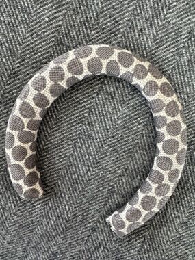 NWOT, HANDMADE FABRIC COVERED HORSESHOE WITH HABLE CONSTRUCTION FABRIC